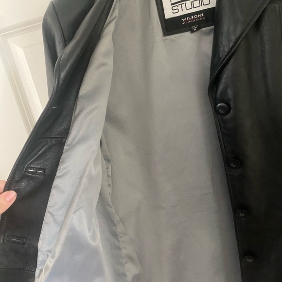 Leather jacket - Picture 3 of 4